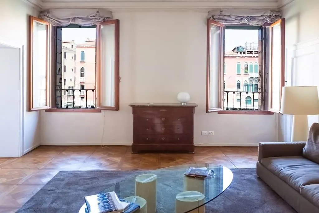 Apartment Palazzo Alvera Grand Canal Venice